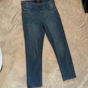 Elastic Capri Jeans